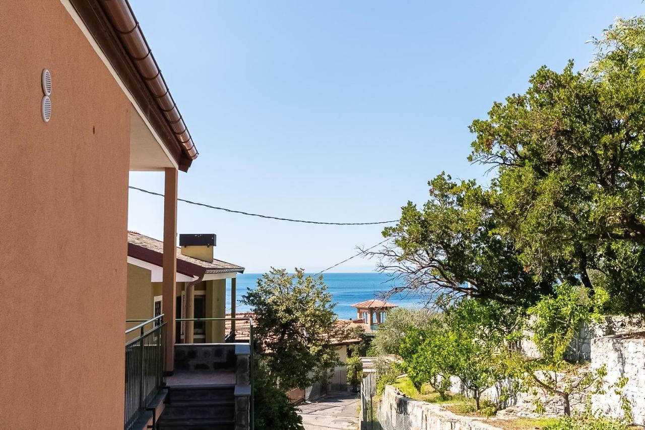 Cavi Sea View Apartment لافانيا المظهر الخارجي الصورة